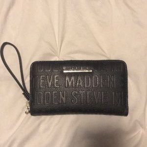 Black Steve Madden wallet